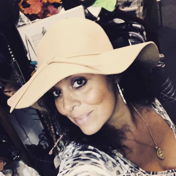 Meet your Posher, Jennifer - Picture 1 of 1